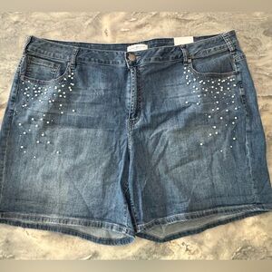 NEW!! Lane Bryant mid rise stretch girlfriend shorts women’s plus size 28